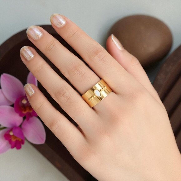 🆕 Boho Chic Wide Band Ring 18K Gold Plated Stainless Steel Natural Shell - Picture 5 of 12